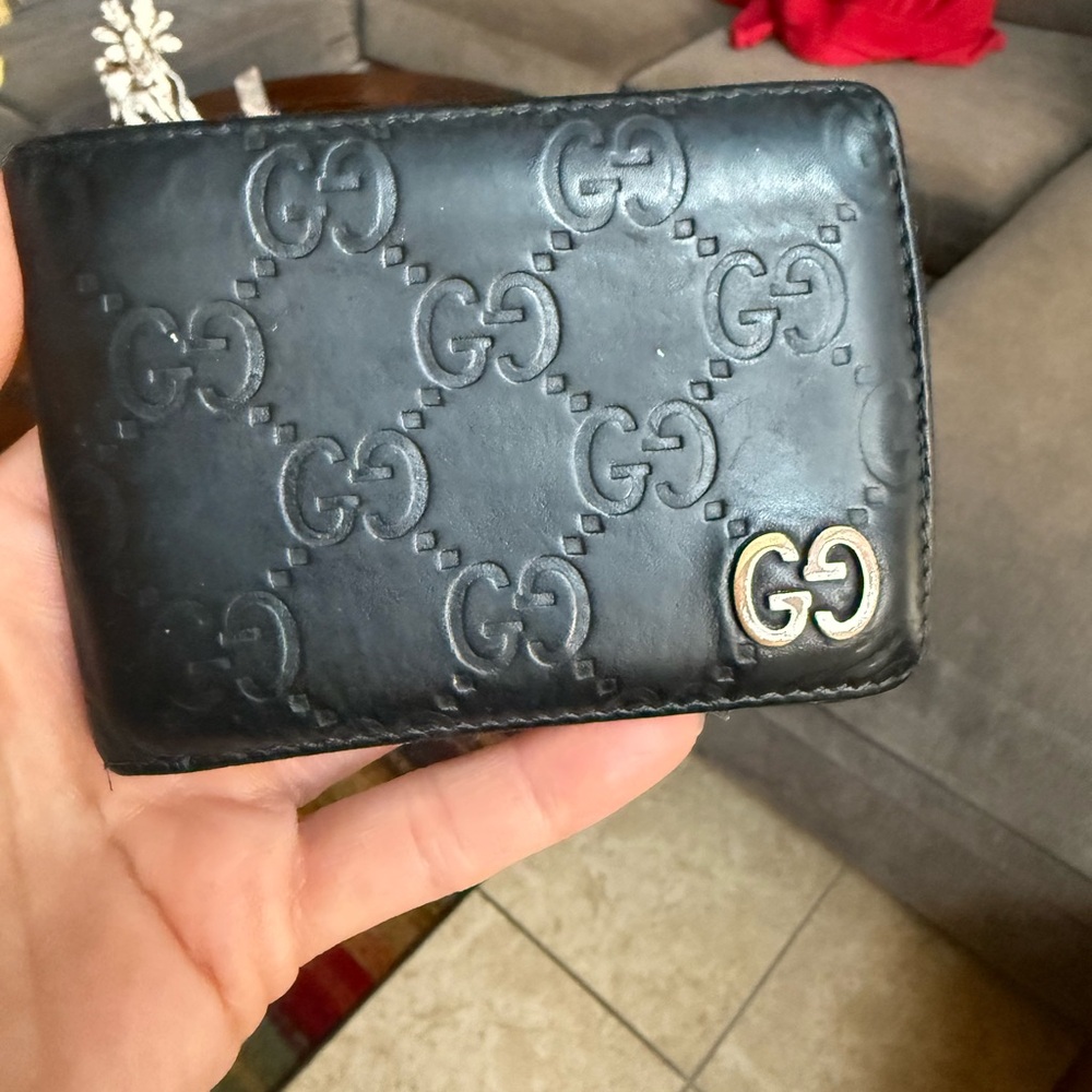 Authentic guc men’s wallets.